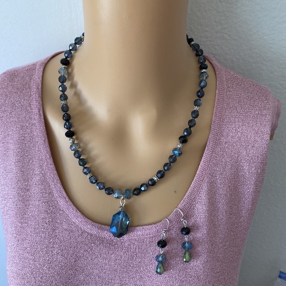 Handmade-Only Fantasy     Set of 3 necklaces - Picture 4 of 4